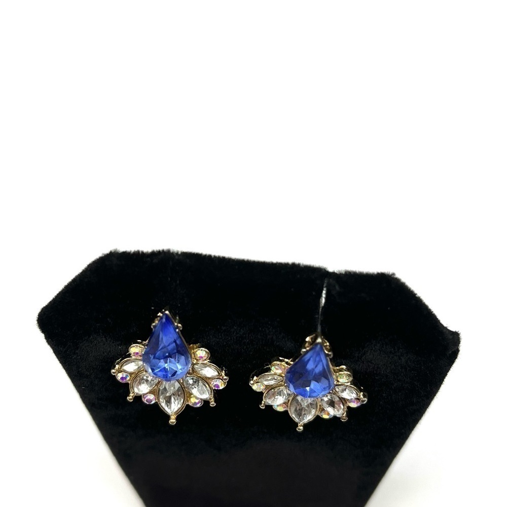 Beautiful Blue and clear rhinestones pierced earrings with Aurora Borealis 💙 - Picture 7 of 11